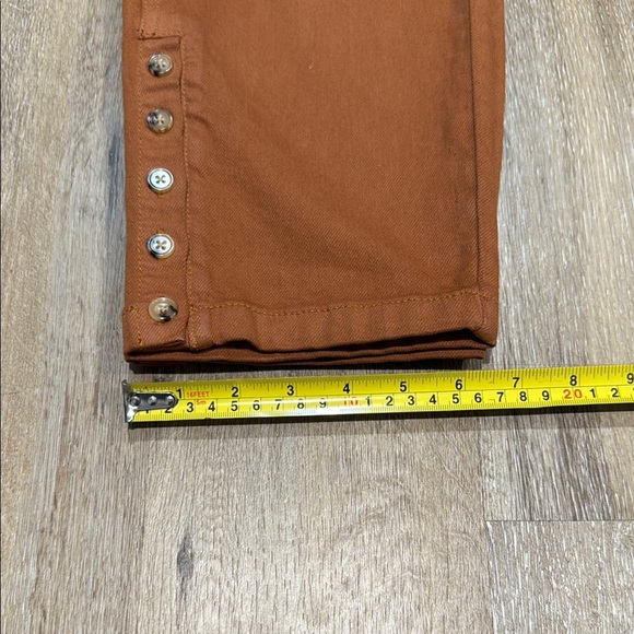 Something Navy Size 6 Tan Capris Front Pockets - Picture 13 of 13